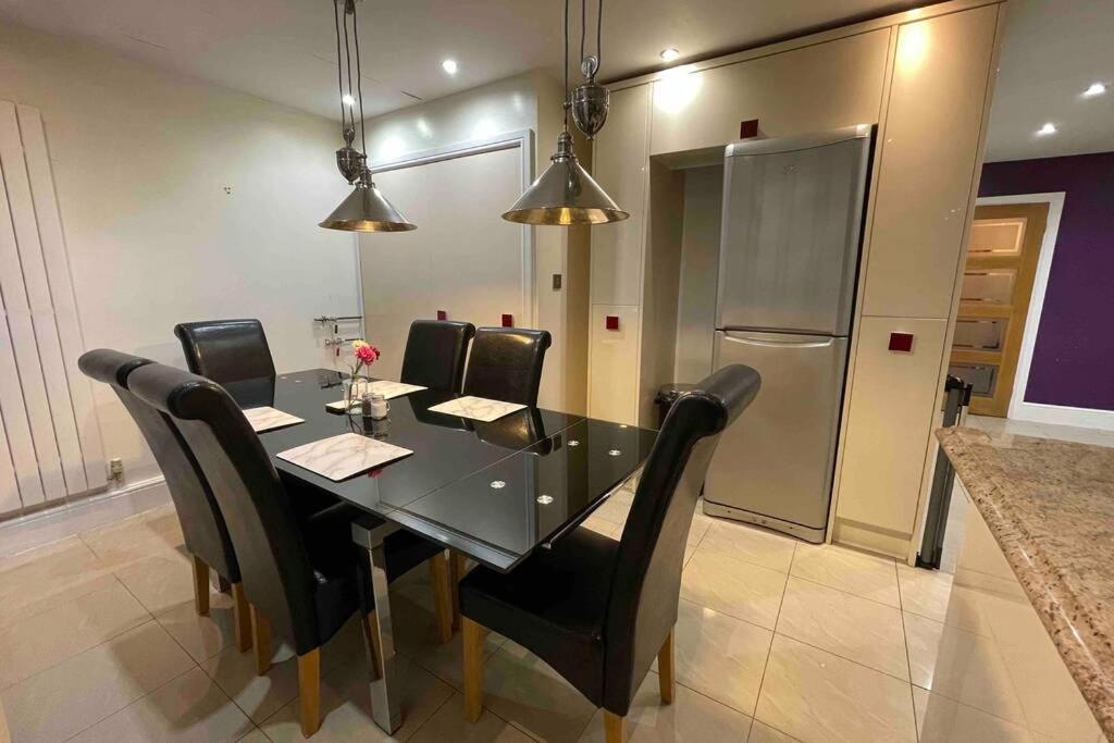 Detached Bungalow II Big Garden II Pet Friendly Villa Hednesford Eksteriør bilde